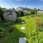 Modern Newly Renovated Apartment With Private Pool & Sauna Apartamento