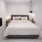 Modern Newly Renovated Apartment With Private Pool & Sauna