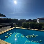 아파트 Pool & Sauna Retreat - Private *