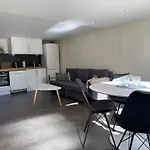 아파트 Pool & Sauna Retreat - Private *