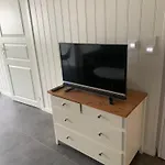 Pool & Sauna Retreat - Private Studio Apartment Porsgrunn Apartament