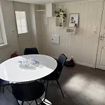 아파트 Pool & Sauna Retreat - Private 포르스그룬