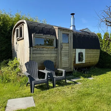 Pool & Nordic Sauna Retreat - Apartman *