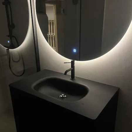 Apartamento Pool & Sauna Retreat - Private *
