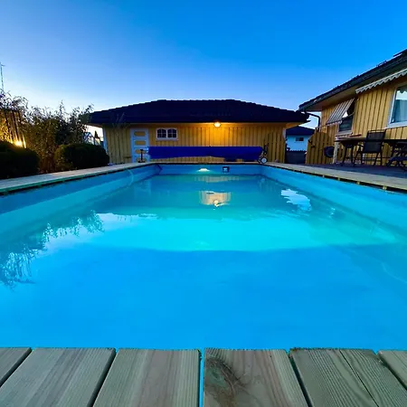 Pool & Sauna Retreat - Private Lejlighed
