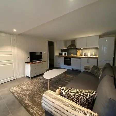 Pool & Sauna Retreat - Private