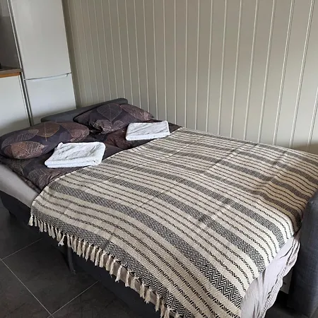 Pool & Sauna Retreat - Private Lejlighed