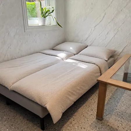 Lägenhet Pool & Sauna Retreat - Private