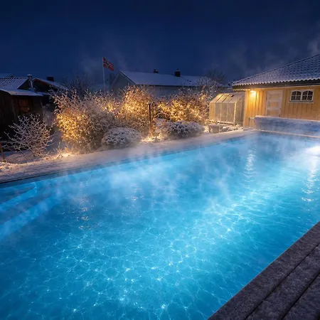 Pool & Sauna Retreat - Private Lejlighed *