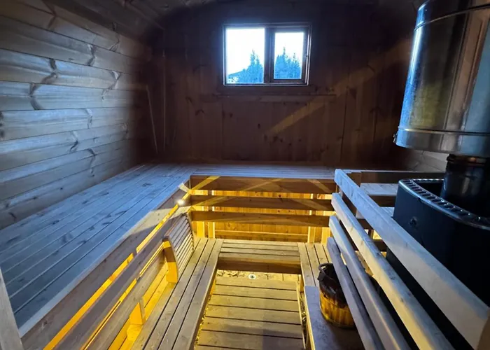 Pool & Nordic Sauna Retreat - *